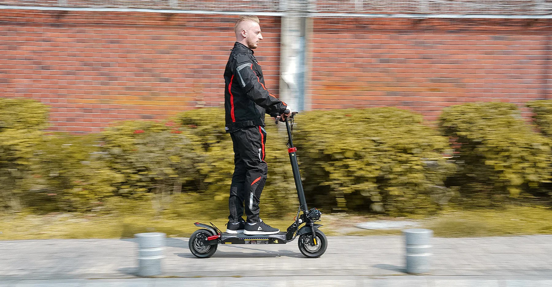 IX4_riding